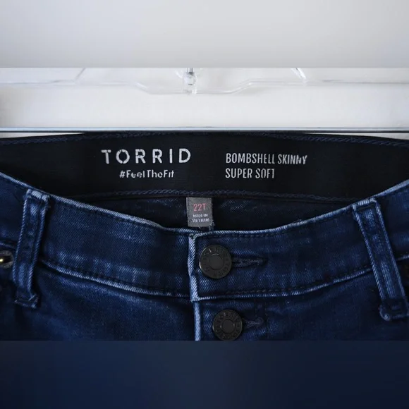 Torrid Bombshell Skinny High-Rise Size 22 Tall Jeans - Picture 5 of 13